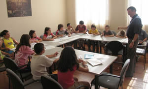 Dar solidez a la vida personal es el quehacer de la educación