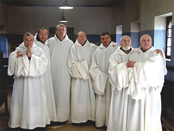 De dioses y hombres